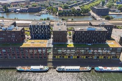 Woning Veembroederhof 152 Amsterdam