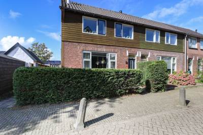 Woning Julianastraat 1 Hellevoetsluis