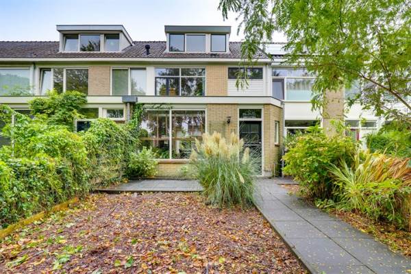 Woning Koningin Emmaweg 38 Houten