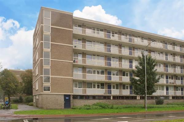 Woning Burgemeester Caan van Necklaan 240 Leidschendam