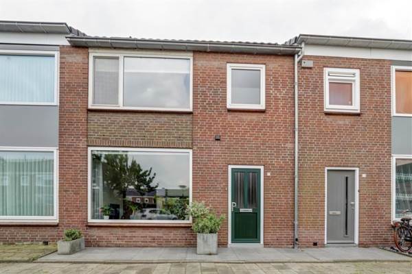 Woning Kardinaal de Jongstraat 17 Rijen