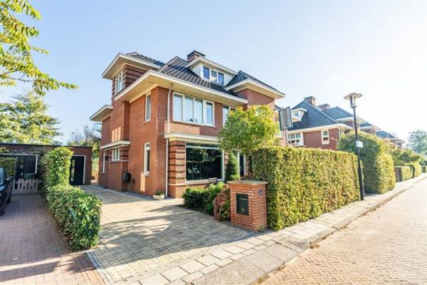 Woning Burgemeester Verver-Aartsenlaan 16 Voorschoten