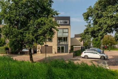 Woning Jadelaan 15 Rhoon