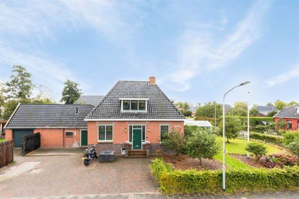 Woning Oosterstraat 1 Sauwerd