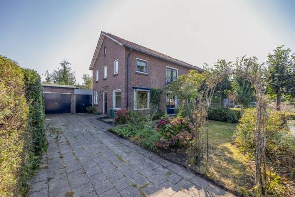 Woning Koningin Beatrixlaan 7 Vroomshoop