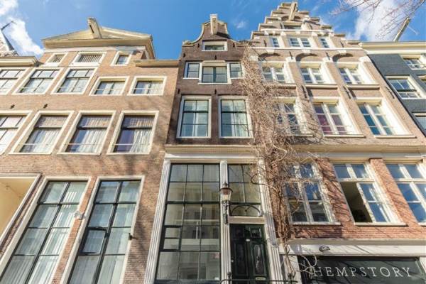 Woning Oudezijds Achterburgwal 144 Amsterdam