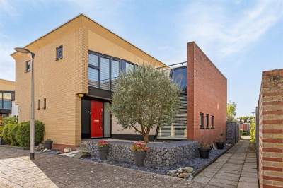 Woning Adriaan Pieterslaan 33 Hendrik-Ido-Ambacht