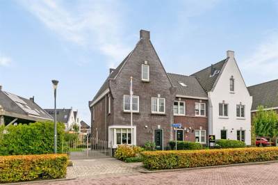 Woning Wilgenlaan 1 Dirksland