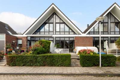 Woning Dr. Marga Klompéhof 23 Reeuwijk