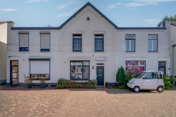 Woning Julianaplein 6 Tolkamer