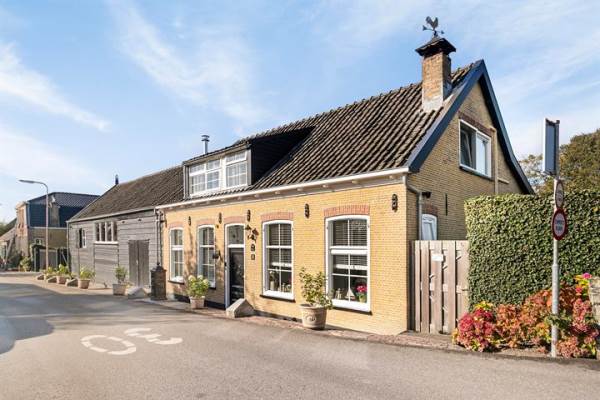 Woning Westdijk 2 Heinenoord
