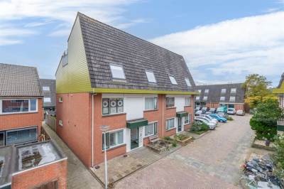 Woning Constantijnstraat 1 Lisse