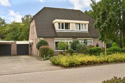 Woning Esdoornlaan 4 Halsteren