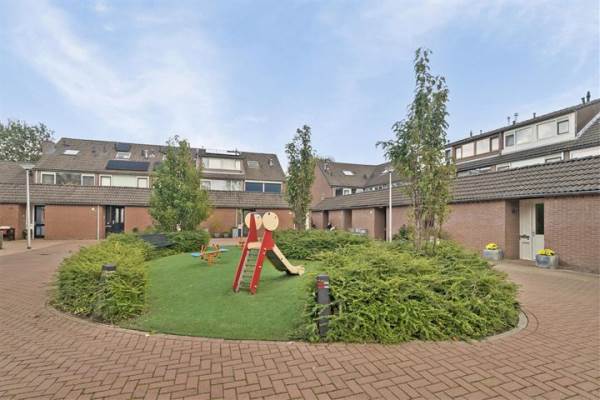 Woning De Kastanje 26 Rhoon