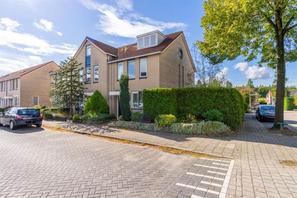 Woning Dirkje van Barneveldweg 2 Austerlitz