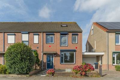 Woning Marga Klompélaan 80 Rijen