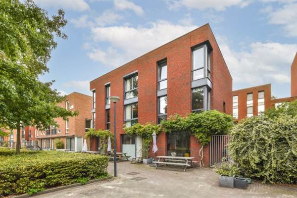 Woning Alexandrine Tinnehof 1 Amsterdam