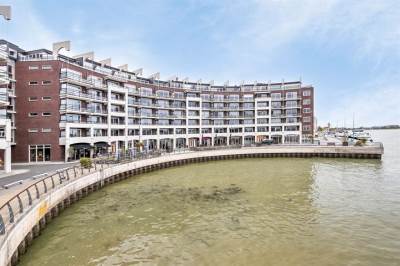 Woning Maasboulevard 194 Zwijndrecht