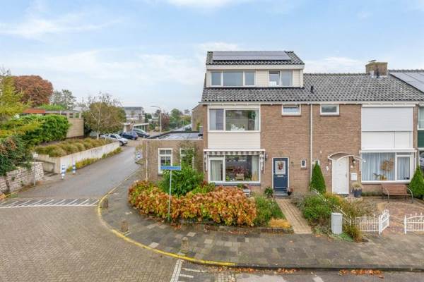 Woning Prins Clausstraat 1 Benthuizen