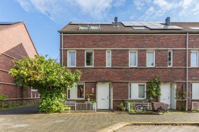 Woning Emanzana 27 Amsterdam