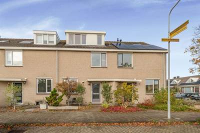 Woning Henriëtte Roland Holststraat 16 Castricum