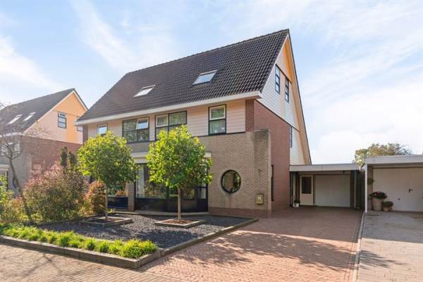 Woning Feanhústerpaad 18 Garyp