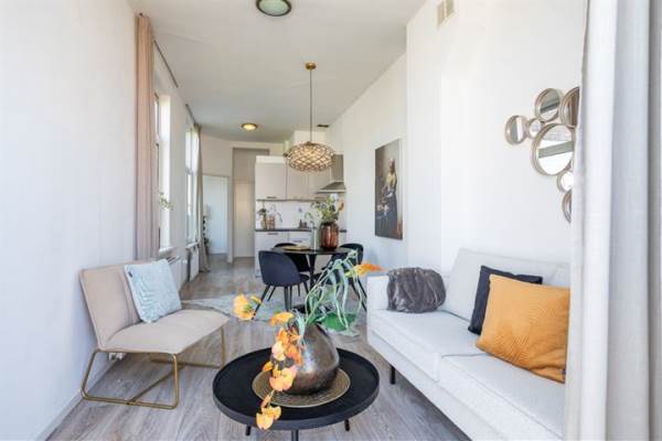 Woning Loosduinseweg 1003 Den Haag