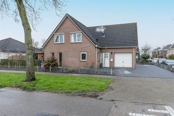 Woning Dijkgraaf de Leeuwweg 5 Alphen (GE)