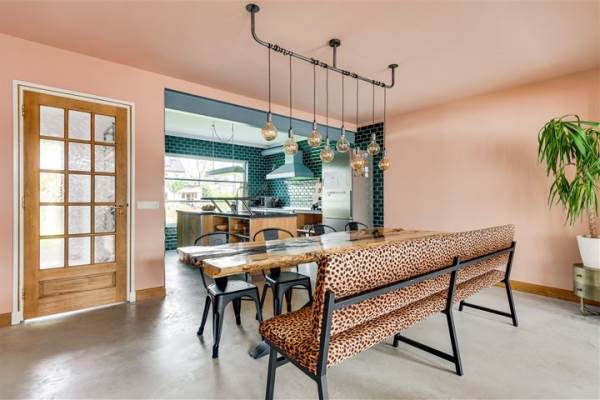 Woning van Leeuwenhoeklaan 25 Helmond