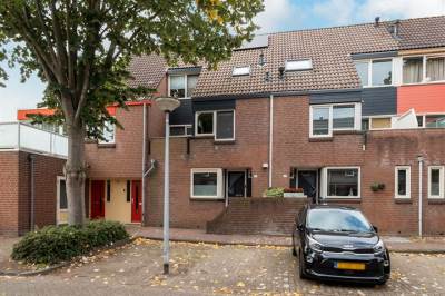 Woning Middenhof 142 Almere