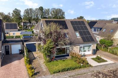 Woning Mennerdahôf 8 Deinum