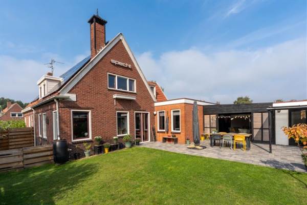 Woning Dwarsstraat 1 Finsterwolde
