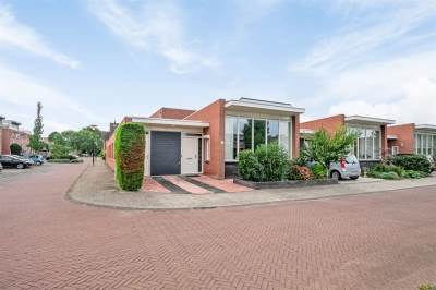 Woning Esdoornwede 11 Barendrecht