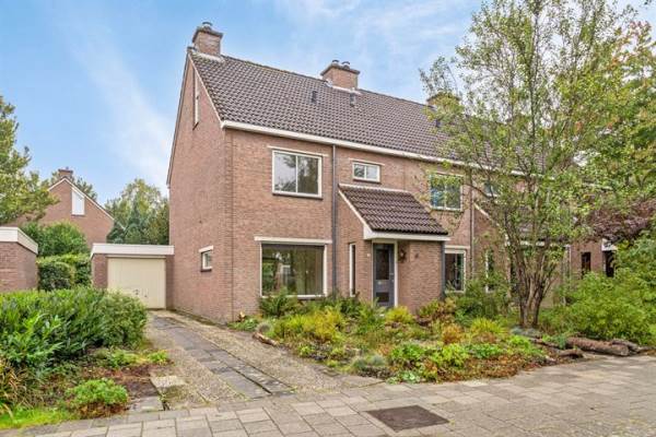 Woning Mr. Groen van Prinstererlaan 121 Assen