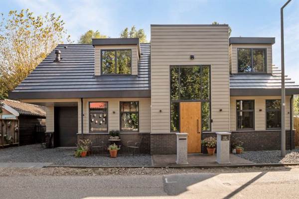 Woning Charloisse Lagedijk 518 Rotterdam
