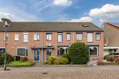 Woning Marga Klompélaan 82 Rijen