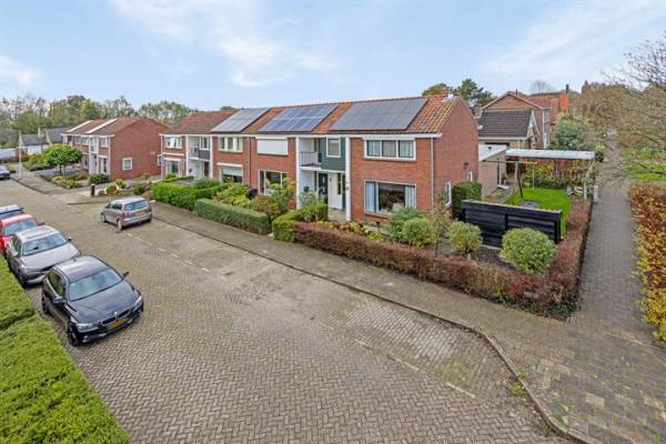 Woning Zeeasterstraat 2 Nieuwerkerk