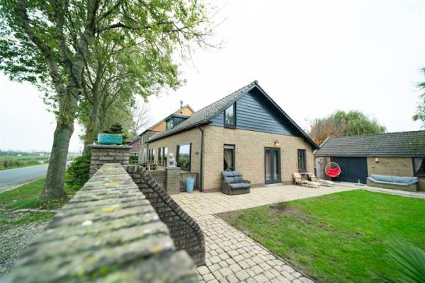 Woning Kanaalweg Oostzijde 156 Hellevoetsluis