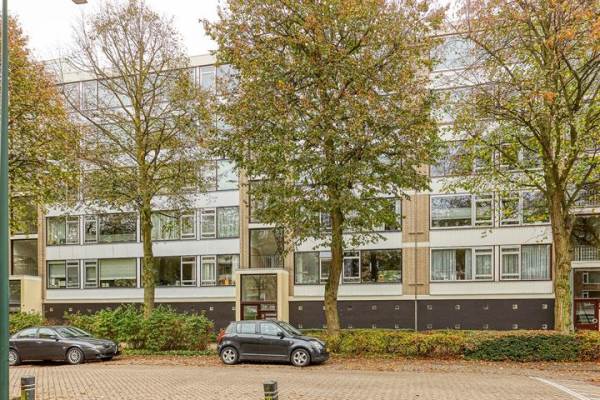 Woning Burgemeester Caan van Necklaan 247 Leidschendam