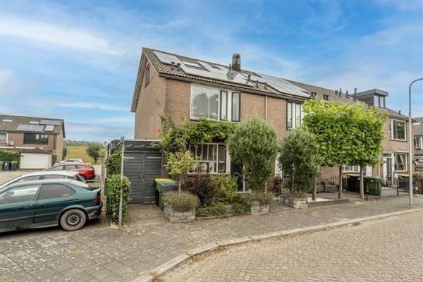 Woning John F. Kennedystraat 61 Heinenoord