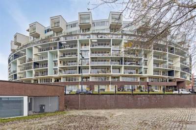 Woning Venetiëhof 132 Amsterdam