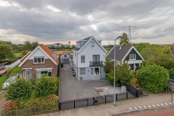 Woning Zuideinde 192 Oostzaan