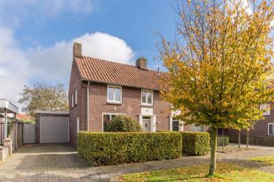 Woning Burg. Remmenstraat 61 Budel