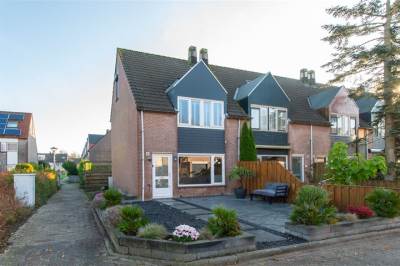 Woning Ridderspoor 74 Zwaag