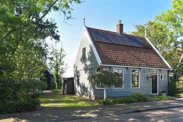 Woning Zuideinde 235 Westzaan