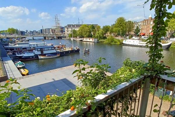 Woning Nieuwevaart 124 Amsterdam