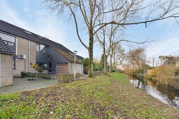 Woning Willem-Alexanderplaats 100 Hellevoetsluis