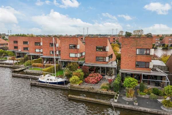 Woning De Fluessen 28 Leeuwarden