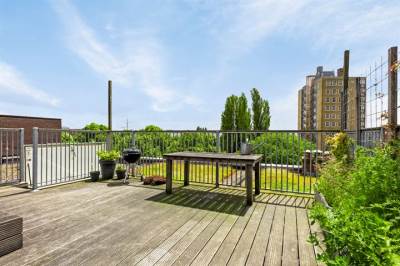 Woning Victorieplein 8- 3 Amsterdam