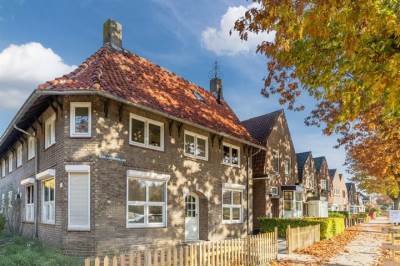 Woning Burgemeester van der Klokkenlaan 1 Waalwijk